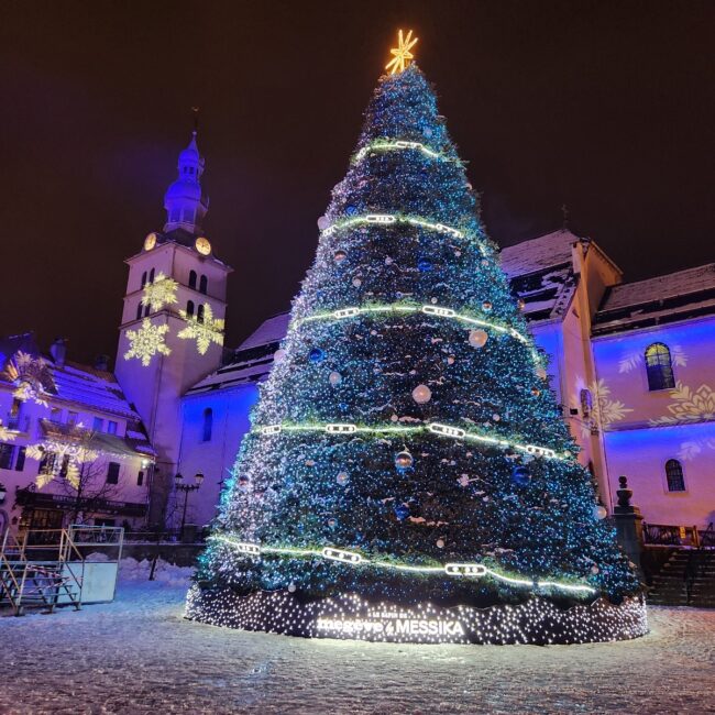 VVF et la FFRandonnée à Megève - sapin noel