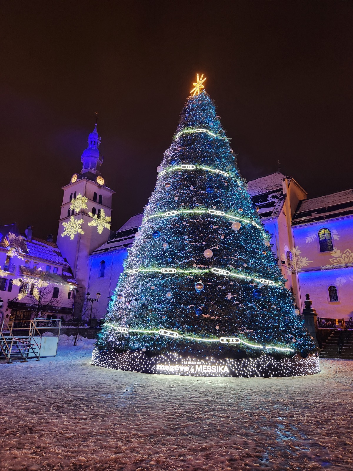 VVF et la FFRandonnée à Megève - sapin noel